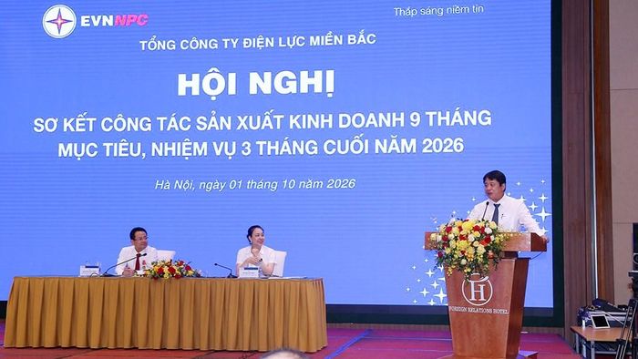 Ông Nguyễn Anh Tuấn, Tổng giám đốc EVN phát biểu chỉ đạo tại Hội nghị. Ảnh: EVNNPC