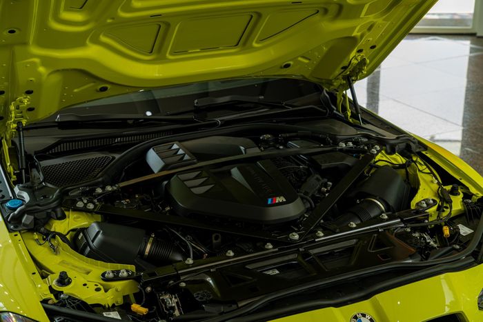 Một số hình ảnh ngoại thất, nội thất mẫu BMW M4 Competition M xDrive vừa ra mắt tại Việt Nam (Ảnh: Thaco Auto).