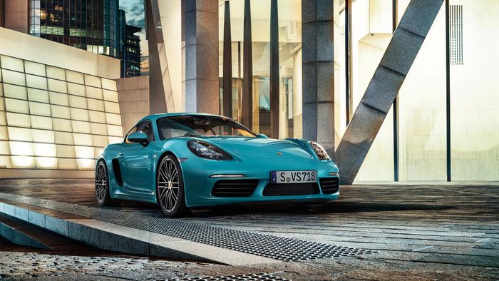 Porsche 718 Cayman S là mẫu xe có kiểu dáng tương đồng nhất với BMW M4 tại Việt Nam.
