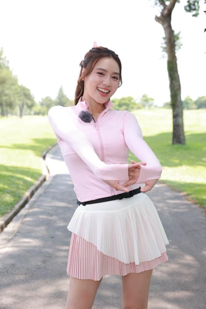 Sau thời gian dành cho điện ảnh, Ninh Dương Lan Ngọc chuyển hướng sang lĩnh vực gameshow giải trí. Ảnh: FBNV