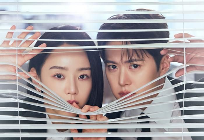 Filing for Love khai thác chuyện tình cảm giữa những nhân vật làm việc tại phòng kiểm toán. Ảnh: NSX