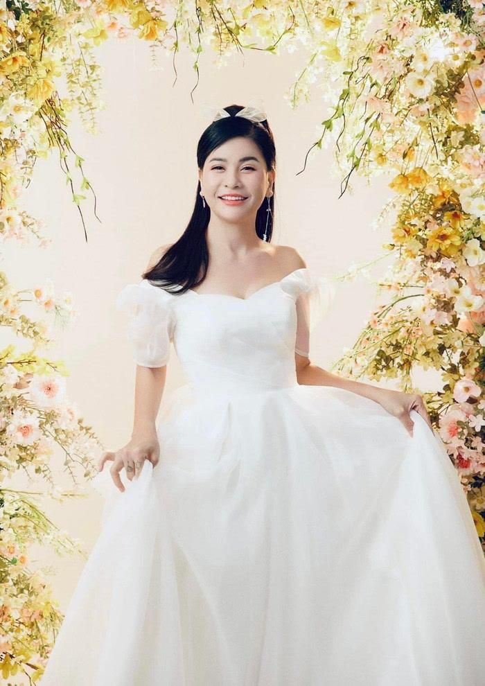 Thông báo của Cát Phượng nhanh chóng nhận được sự quan tâm từ khán giả.