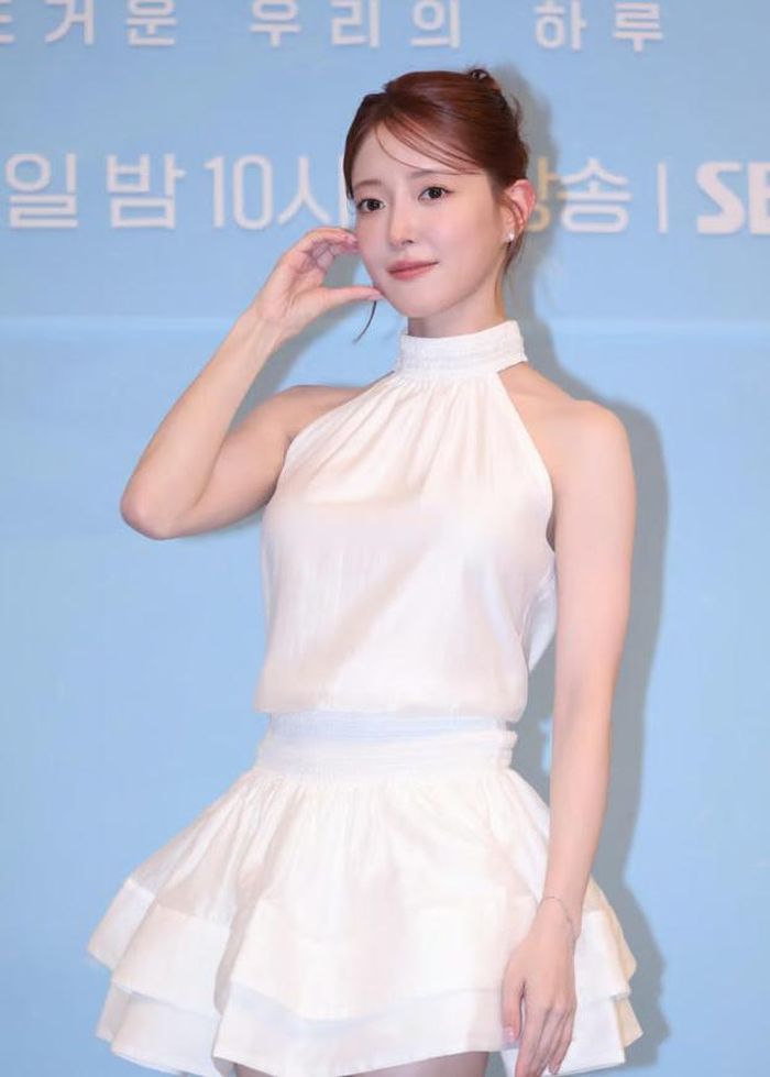 Diễn viên Lee Se-young.