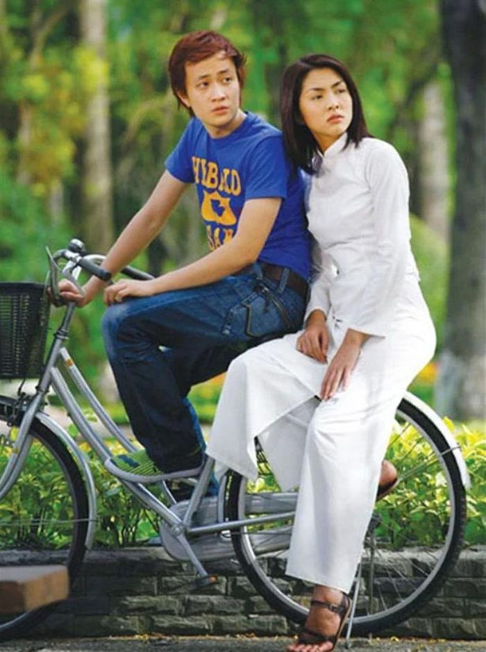 Từ câu chuyện về tiền bạc, gia đình đến hành trình trưởng thành, Bỗng dưng muốn khóc vẫn tạo được sự đồng cảm với khán giả hiện tại.