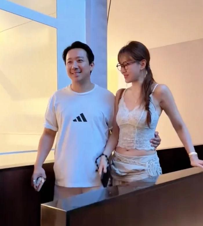 Hari Won lên phim trường thăm Trấn Thành.