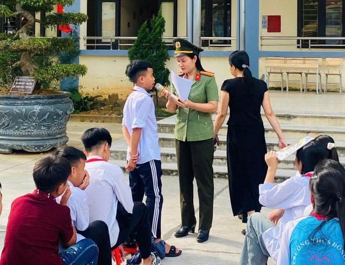 Các em học sinh tham gia chương trình