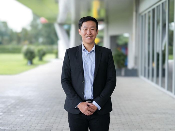 Tiến sĩ Phạm Việt Hùng