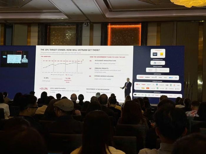  Ông Barry Weisblatt, Giám đốc Chiến lược Đầu Tư SSI Securities Corporation 