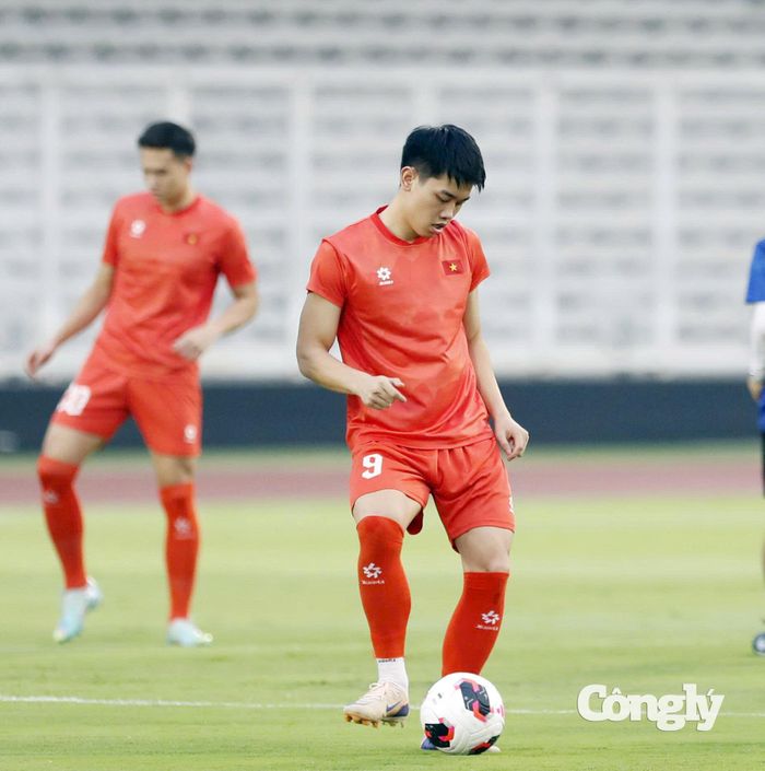 Ở trận đấu với Philippines, Đình Bắc ghi bàn giúp Việt Nam giành chiến thắng 1-0. Khoảnh khắc đó phần nào cho thấy khả năng chớp thời cơ của tiền đạo này. Khi được trao thêm không gian hoạt động, Đình Bắc có thể trở thành phương án quan trọng trong những tình huống chuyển trạng thái. Phạm Đình.