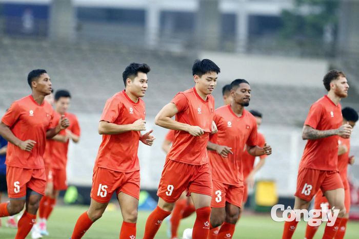 Bên cạnh Hoàng Đức, Đình Bắc tiếp tục là cái tên nhận được sự quan tâm. Tiền đạo trẻ đang cho thấy sự tự tin và khả năng tạo sức ép bằng tốc độ, khả năng di chuyển cũng như những pha xử lý trực diện. Ảnh: Phạm Đình.