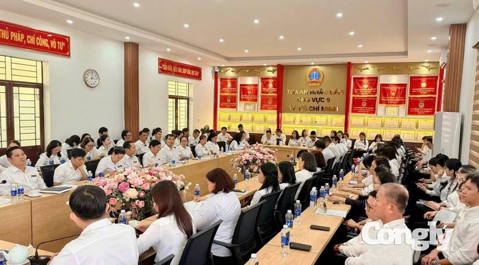 Quang cảnh hội nghị.