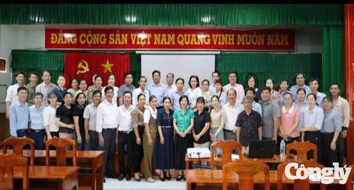 Đại biểu tham gia lớp tập huấn Trung tâm KSBT Vĩnh Long