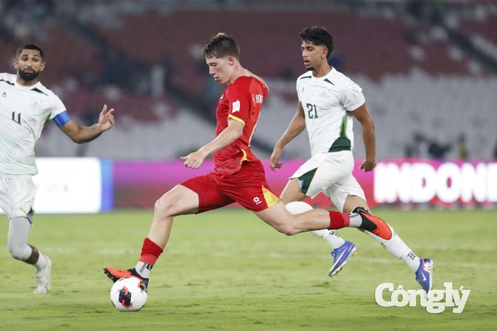 Chiến thắng 4-2 giúp đội tuyển Việt Nam khép lại vòng bảng FIFA ASEAN Cup 2026 với một màn trình diễn giàu cảm xúc. Đặc biệt, màn ngược dòng trong hiệp 2 cho thấy bản lĩnh và khả năng duy trì sức ép của thầy trò HLV Kim Sang Sik. Ảnh:Phạm Đình.