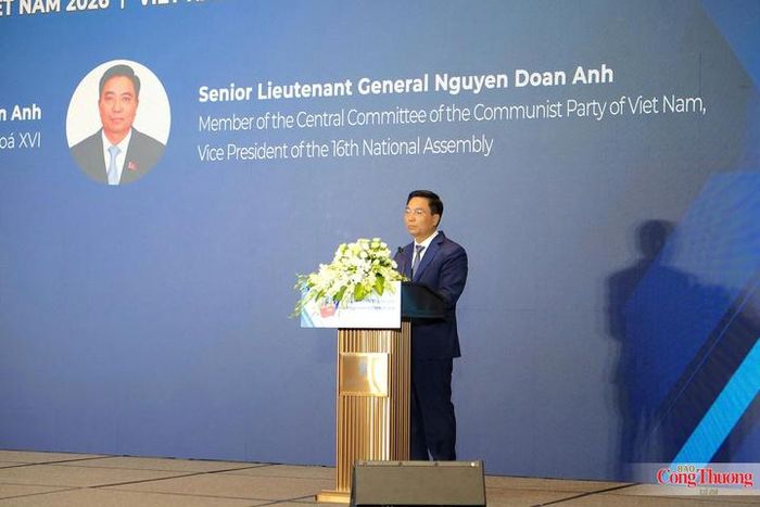 Thượng tướng Nguyễn Doãn Anh, Phó Chủ tịch Quốc hội phát biểu tại Diễn đàn.