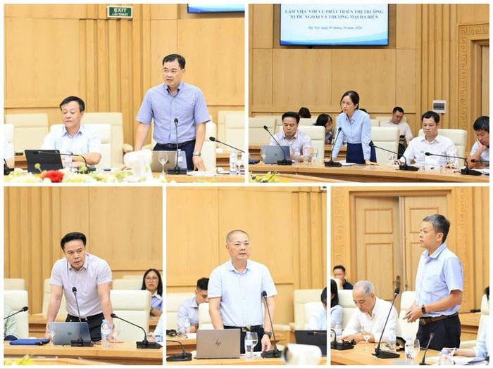 Đại diện các đơn vị Cục, Vụ trong Bộ Công Thương phát biểu ý kiến.