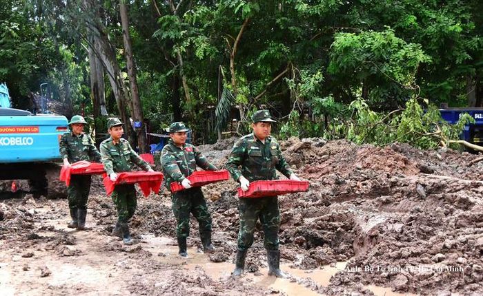 Trong ngày 02/10, tại Khu B, Công viên Lê Thị Riêng, lực lượng làm nhiệm vụ đã phát hiện, quy tập được 04 bộ hài cốt liệt sĩ.