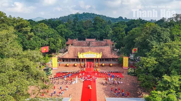 Chương trình khai mạc, chính lễ đã diễn ra vào sáng 2/10 tại sân rồng, Chính điện Lam Kinh.