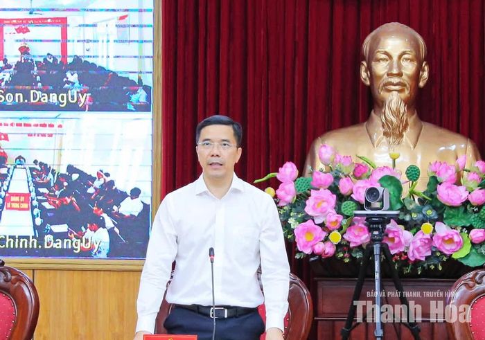 Phó Bí thư Thường trực Tỉnh ủy Nguyễn Hồng Phong điều hành thảo luận.