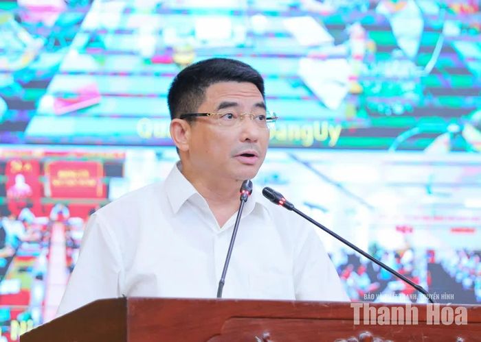 Trưởng Thuế tỉnh Nguyễn Văn Thủy phát biểu thảo luận.