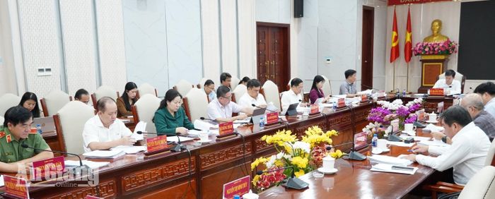 Đại biểu tham dự cuộc họp.