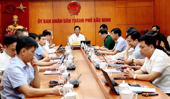  Quang cảnh hội nghị trực tuyến về triển khai thí điểm chế định luật sư công tại điểm cầu thành phố Bắc Ninh. 