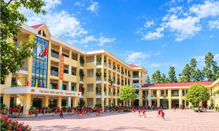  Năm học 2026-2027, nhu cầu ăn bán trú tại Trường Tiểu học Võ Cường, phường Võ Cường (ảnh) chiếm 63%, khoảng 2.800 học sinh. 