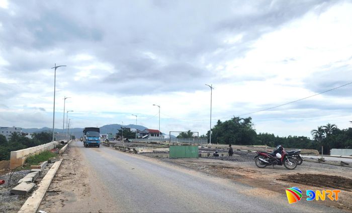 Thi công đoạn tuyến giáp ranh giữa xã Hòa Vang với xã Bà Nà.