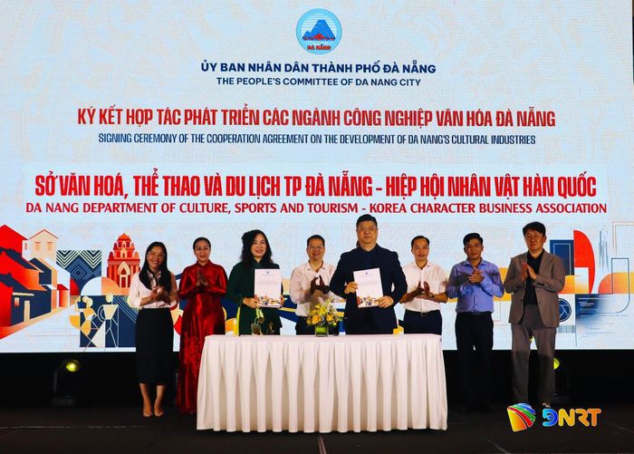 Sở Văn hóa, Thể thao và Du lịch và Hiệp hội Nhân vật Hàn Quốc ký kết hợp tác phát triển công nghiệp nội dung số và hệ sinh thái sáng tạo tại Đà Nẵng. Ảnh: QUỐC TUẤN