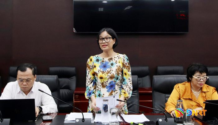 Đại diện Sở Tài chính báo cáo tình hình triển khai các dự án. Ảnh: TRỌNG HUY