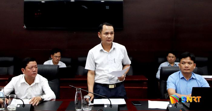 Đại diện lãnh đạo xã Sông Kôn phát biểu tại buổi làm việc. Ảnh: TRỌNG HUY
