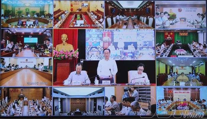 Hội nghị được tổ chức theo hình thức trực tiếp kết hợp với kết nối trực tuyến với 34 điểm cầu UBND các tỉnh, thành phố.