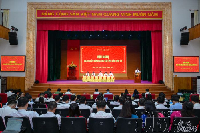 Toàn cảnh hội nghị.