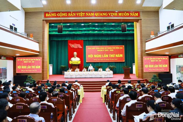 Quang cảnh hội nghị Ban Chấp hành Đảng bộ thành phố lần thứ năm. Ảnh: Công Nghĩa