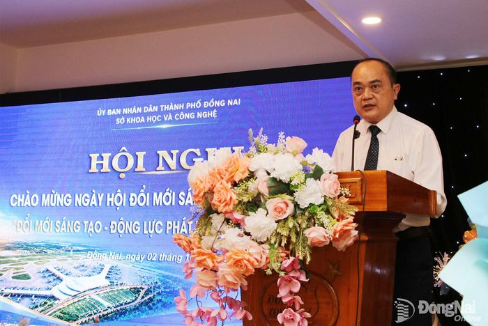 Phó Giám đốc Sở Khoa học và Công nghệ thành phố Đồng Nai Võ Hoàng Khai phát biểu tại hội nghị. Ảnh: Hải Quân
