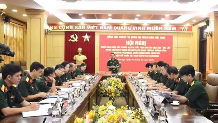 Hội nghị triển khai công tác chuẩn bị sản xuất phim truyện điện ảnh "Đất lửa". Ảnh: Điện ảnh Quân đội nhân dân