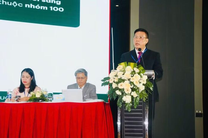 Các tác giả tham gia báo cáo tại hội thảo. Ảnh: Hồ Điểm