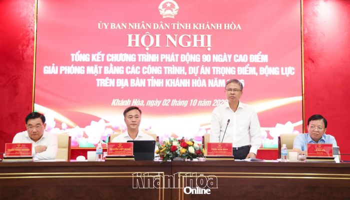 Đồng chí Trần Hòa Nam phát biểu tại hội nghị.