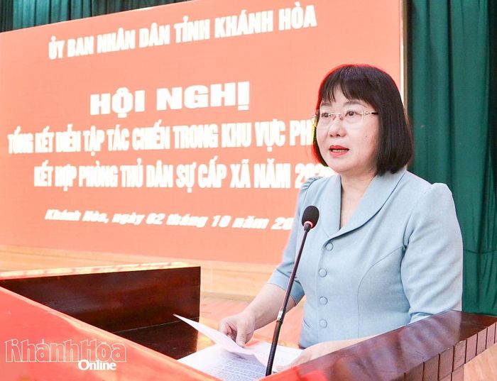 Lãnh đạo phường Nam Nha Trang phát biểu tham luận tại hội nghị.