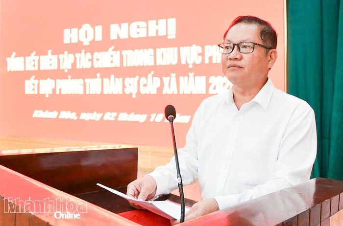 Lãnh đạo phường Đông Ninh Hòa phát biểu tham luận tại hội nghị.