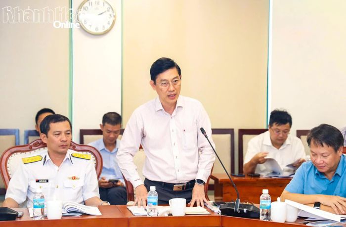 Lãnh đạo Sở Xây dựng báo cáo tiến độ xây dựng đề án.