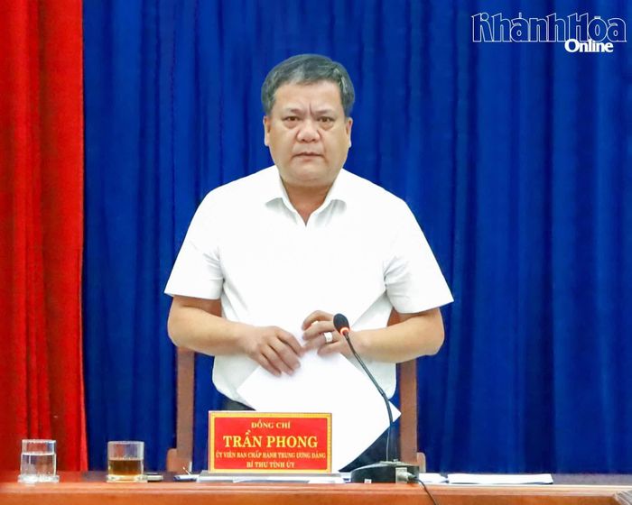 Đồng chí Bí thư Tỉnh ủy Trần Phong phát biểu chỉ đạo tại buổi làm việc.