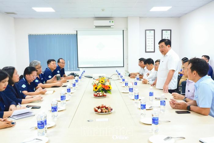 Đồng chí Trịnh Minh Hoàng đến thăm Công ty Cổ phần Gallant Ocean Việt Nam.