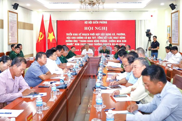 Quang cảnh hội nghị tại điểm cầu Khánh Hòa.
