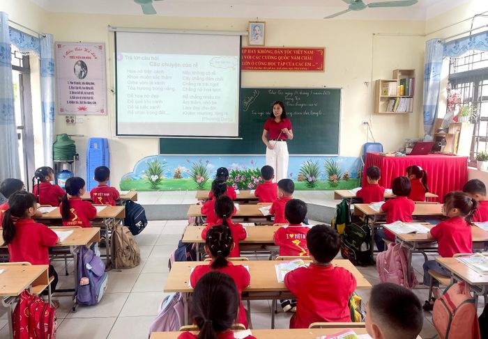 Phong trào khuyến học, khuyến tài tạo động lực để thầy và trò các trường học trên địa bàn tỉnh thi đua dạy tốt, học tốt.