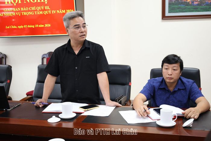 Đại diện các cơ quan báo chí thường trú tại tỉnh tham gia ý kiến tại hội nghị.