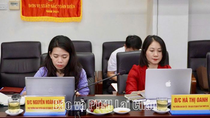 Thành viên trong Đoàn công tác Trung ương MTTQ Việt Nam.