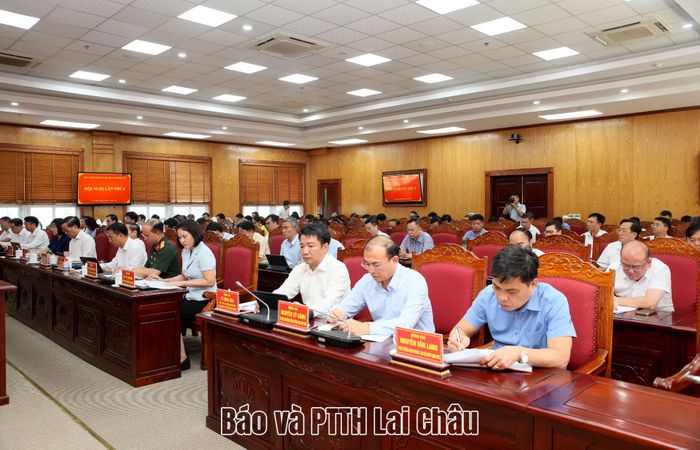 Các đại biểu dự hội nghị. 