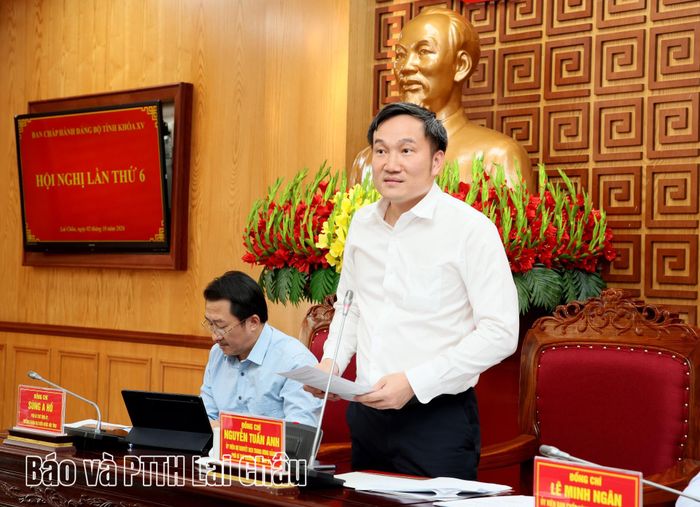 Đồng chí Nguyễn Tuấn Anh - Ủy viên dự khuyết Ban Chấp hành Trung ương Đảng, Phó Bí thư Thường trực Tỉnh uỷ phát biểu tại hội nghị. 