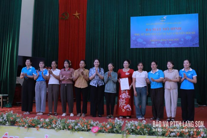 Hội LHPN xã Quốc Khánh ra mắt mô hình "Phụ nữ khuyết tật tự lực - chuyển đổi số"