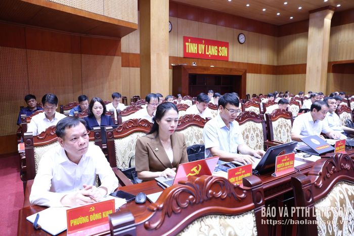 Các đại biểu dự hội nghị